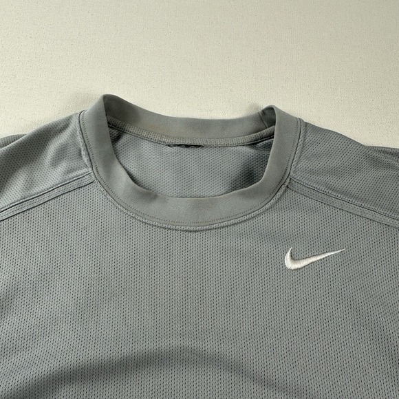 Vintage Y2K Nike Mesh Sleeveless Tank Top Shirt Men's Large Swoosh Gray Active - Picture 3 of 7